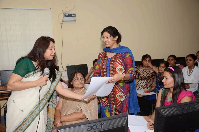 Sukoon team leading a corporate workshop